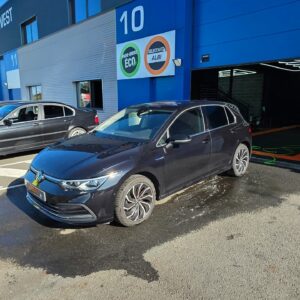 Volkswagen noire brillante chez vitres-teintees-albi-teint-auto à Albi, Gaillac, Montauban, Castres, Lavaur, Graulhet,